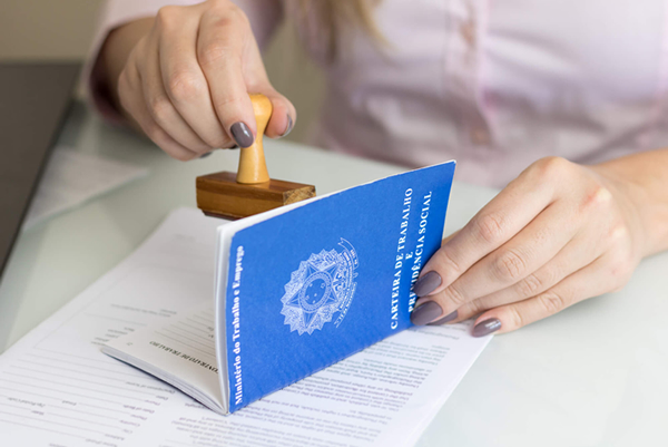 Taxa de desemprego sobe para 6,5% no trimestre encerrado em janeiro