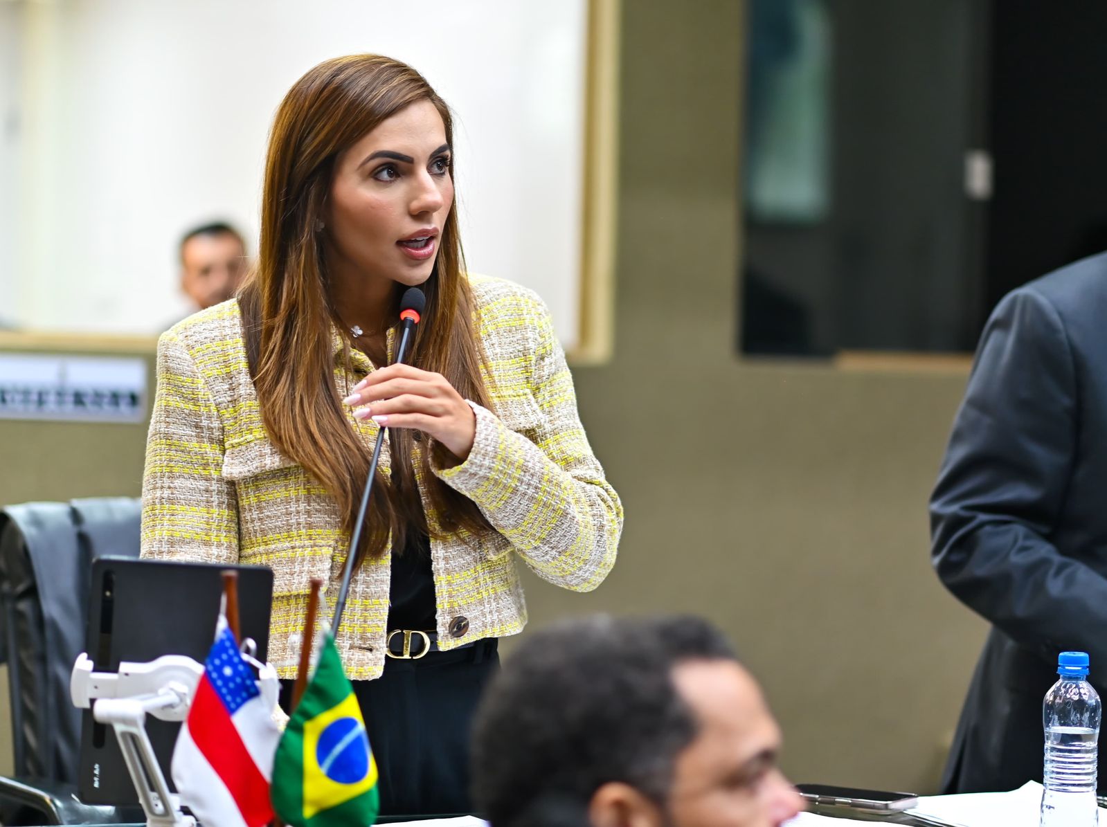 Assembleia Legislativa aprova projeto de Débora Menezes contra doutrinação política nas escolas