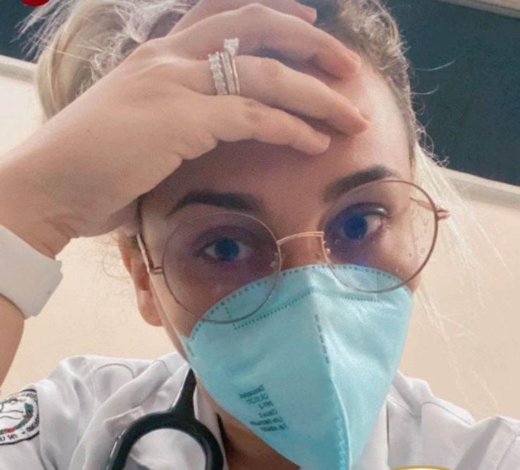 Suposta ‘sobrinha’ de David Almeida é presa por falsidade ideológica em Manaus; a mulher atuava indevidamente como médica