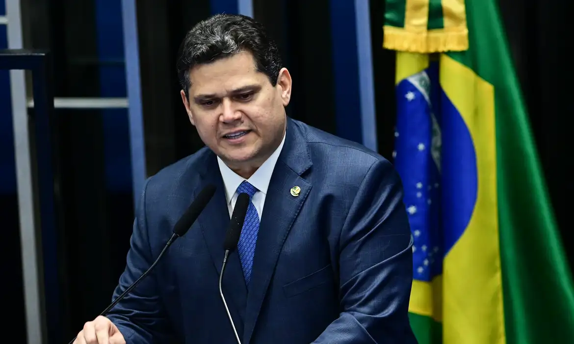 Congresso não admite ingerência em Poderes do Brasil, diz Alcolumbre