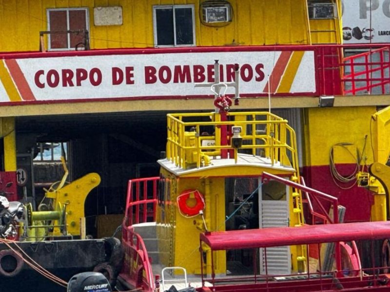 Corpo é encontrado boiando próximo à balsa amarela, no Centro de Manaus