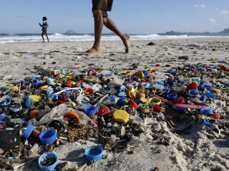 Pesquisadores propõem estratégias de combate ao microplástico no país