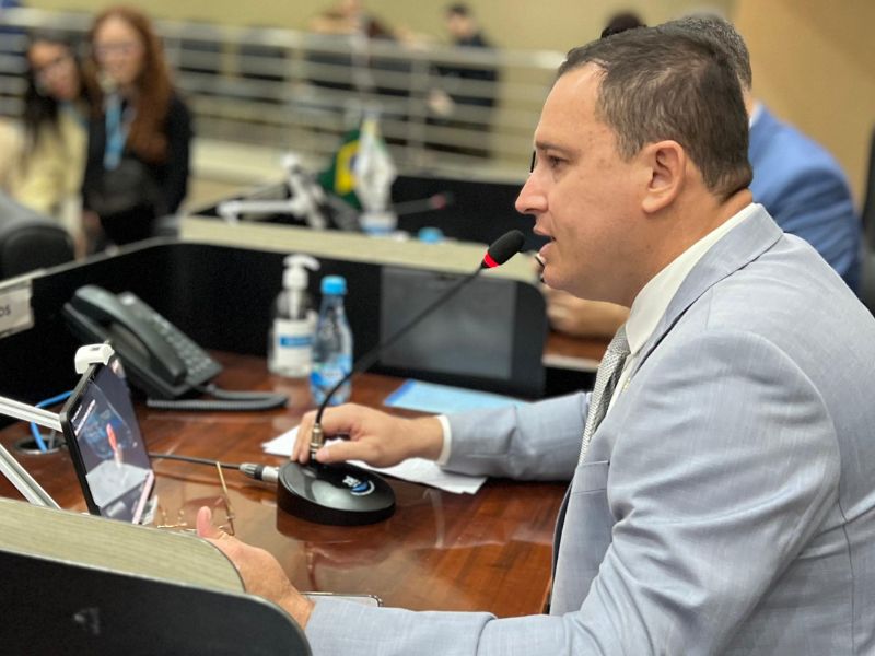 Prefeitura de Manaus terá de explicar paralisação em obra de acessibilidade na Ponta Negra