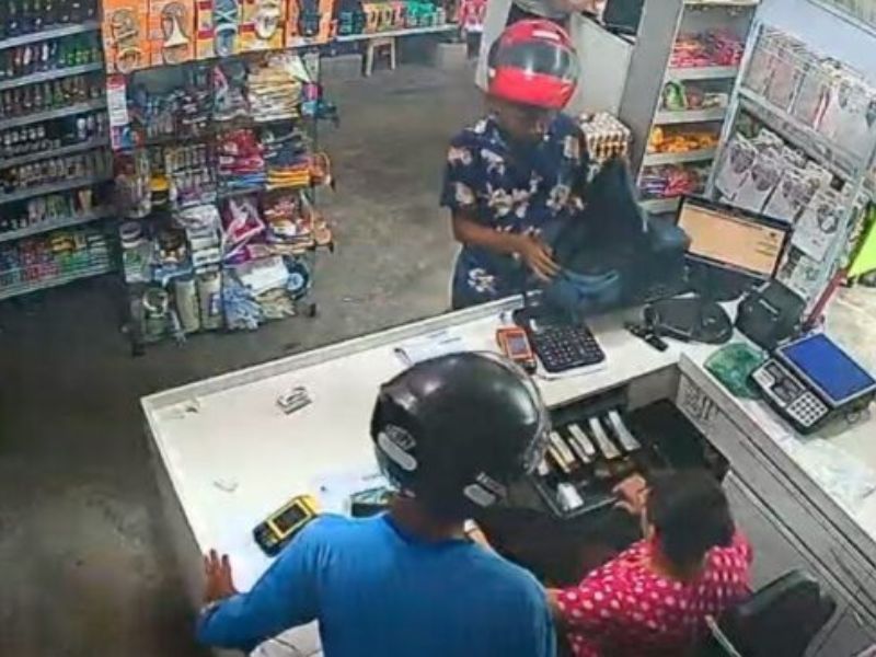 Vídeo flagra assalto a mercadinho na Zona Norte de Manaus
